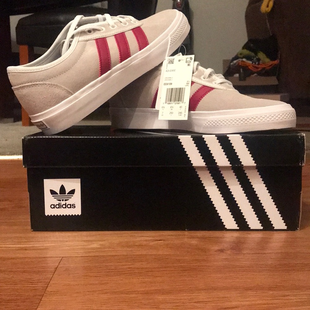 Size 7 ADI-EASE Adidas